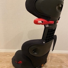 コンビ　ジュニアシートと保護マットの画像