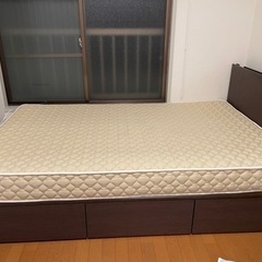 シモンズ セミダブルベッドの画像