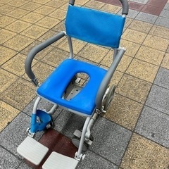 【らくらく回転式】 uchie ウチエ シャワーキャリー UC 160673 介護用品 シャワーチェア 車椅子 入浴補助 現状品