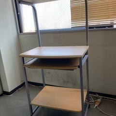 パソコンデスク　プリンターラック付ーいす付きの画像