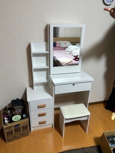 ドレッサー　四カ月のみ使用