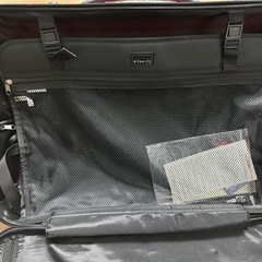 ワイズリー　キャリーケースの画像