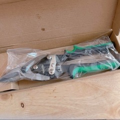 Amazon basics 航空産業用スニップ 右カット 板金ハサミの画像