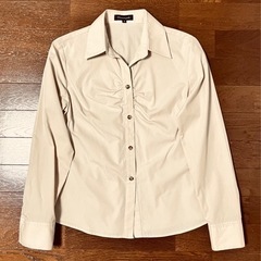 ライト ベージュシャツ 無地