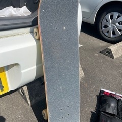 スケートボードとプロテクト　売ります。の画像