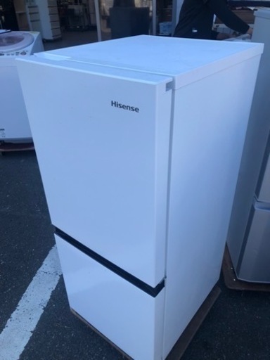 北九州市内配送無料　保証付き　2022年　135L ハイセンス HR-D1304（パールホワイト） 冷蔵庫