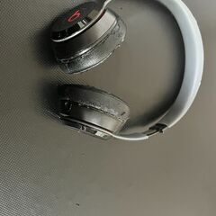 確実純正品のBeats solo2ヘッドホン