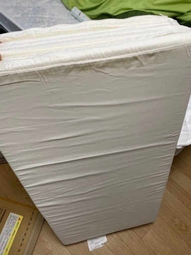 4つ折りマットレス　腰少し硬め　美品
