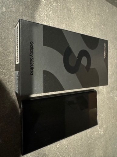 Galaxy S22 Ultra ファントムブラック 256 GB docomo