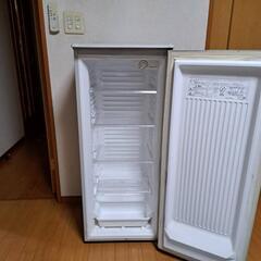 冷凍庫差し上げます。の画像