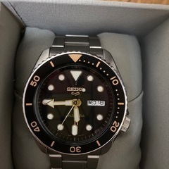 【純正BOX付属】セイコー SEIKO 腕時計 5 SPORTS 海外モデル 自動巻き(手巻付き) "SKX Sports Style" ブラック/ゴールド SRPD57K1 メンズ [逆輸入品]の画像