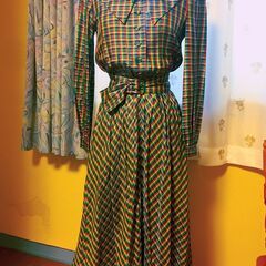 レトロな雰囲気のパンプス　サーモンピンクの画像