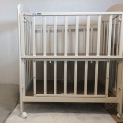 【ご購入予定者決定】katoji ベビーベッド ホワイト 可愛い敷きパッドや布団つき！ ハイタイプ ミニベビーベッド プチバニラの画像