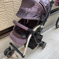 取引中】コンビ　ベビーカー　ディアクラッセオート4キャスエッグショック