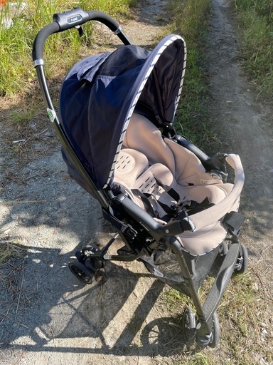 combi ベビーカー