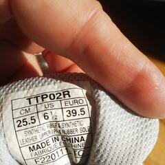 アシックスの陸上用のシューズの画像