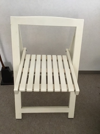 （中古）汚れのある白い木製椅子✖️2