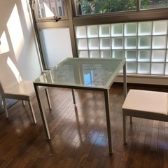 ダイニングテーブル
