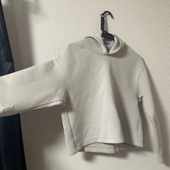 ダンボールパーカー　ユニクロ　Sの画像