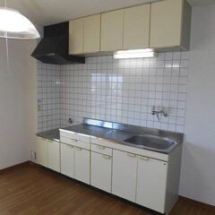 🚂ディアコート　302号室🚂★仲介手数料0円！★敷金・礼金ナシ(0円・ゼロ）物件✨🏠磐田市西貝塚のお部屋！★間取り2LDK（LDK9帖　洋6帖、和6帖）★お家賃47,000円 - 不動産