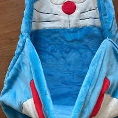 ドラえもん中に入れる敷きマットの画像