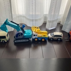 おもちゃ　こども　働く車　バス　ショベルカー　高所作業車　フォークリフト　まとめての画像