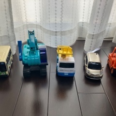 おもちゃ　こども　働く車　バス　ショベルカー　高所作業車　フォー...
