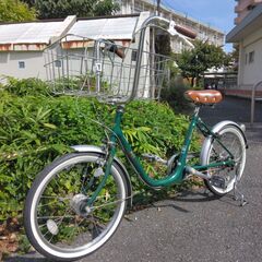 ２０インチの自転車です。内装３段ギア、オートライト付きです。わんちゃんのお散歩にどうですか？