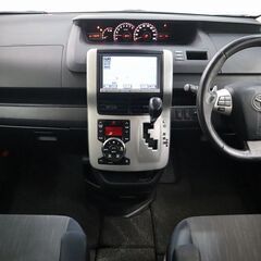 【外装と内装が人気の車！！】　ファミリーカーでオススメ！