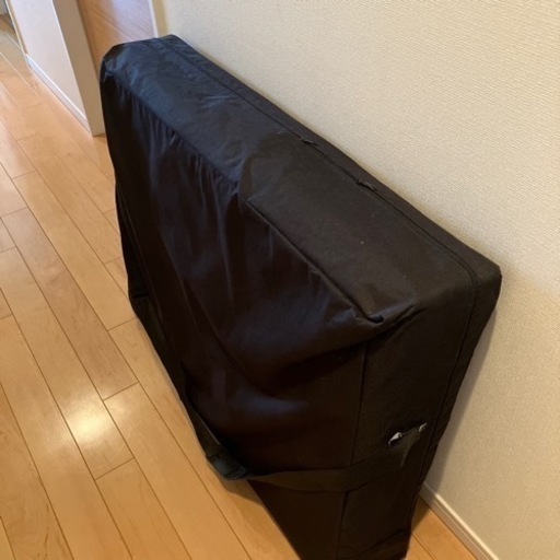 折りたたみベッド　ブラック　エステ　施術台