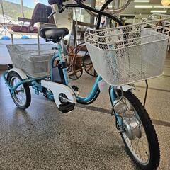 商談中【美品】電動アシスト三輪自転車 鍵付き 前後カゴ付き 三輪...