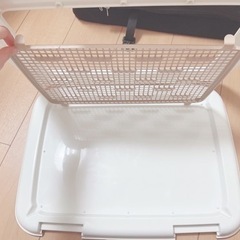 アイリスオーヤマ フチもれしにくいトレーニングペットトレー ホワイト レギュラーサイズ用の画像