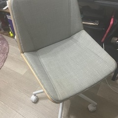 デスクチェア　布地グレー