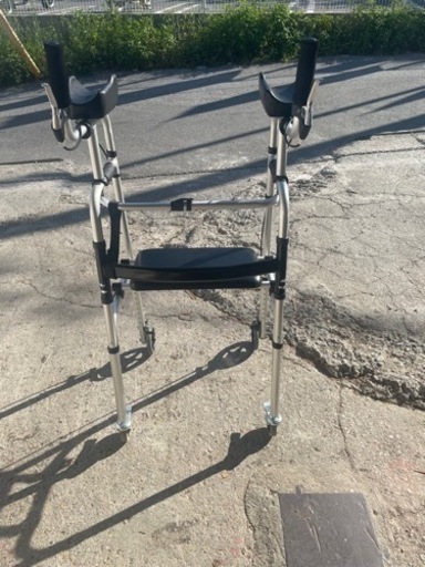 【‼️調節機能付き‼️】歩行補助器　前腕支持台付き