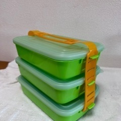 【直接手渡しできる方】値下げ！持ち運び便利なタッパー大×3個　他...