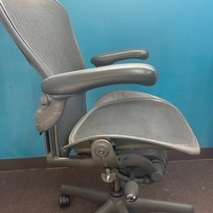 ハーマンミラー　アーロンチェアの画像