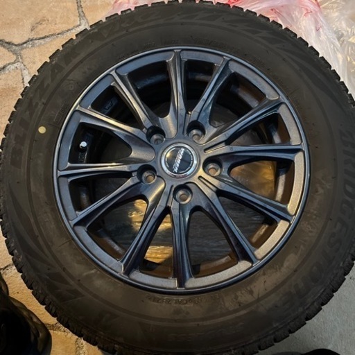 スタッドレスタイヤ　　195/65R15