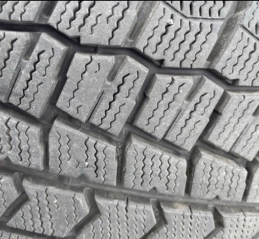 スタッドレスタイヤ　205/60R16 ４本セット　ヴォクシー等