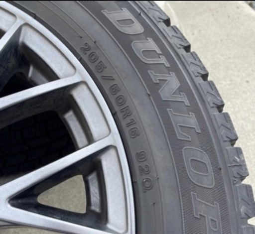 スタッドレスタイヤ　205/60R16 ４本セット　ヴォクシー等