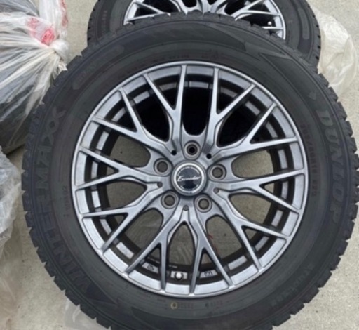 スタッドレスタイヤ　205/60R16 ４本セット　ヴォクシー等