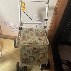 シルバーカー　手押し車　の画像