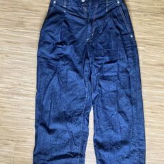 GU　ワイド　デニム　パンツ　サイズM　薄手のデニムです。