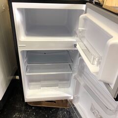 ☆中古￥10,800！TOHOTAIYO　87㍑2ドア冷蔵庫　家電　TH-87L2-BK型　2023年製　幅47㎝ｘ奥行50㎝ｘ高さｘ85㎝　【BJ138】