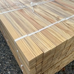 【格安】杉胴縁　未乾燥材　4000×18×45 1束10本入！丁張り、下地材、DIYなどに。在庫210束ありますので複数の方へ販売できます。の画像