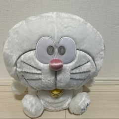 ぬいぐるみ　白い雪ドラえもん