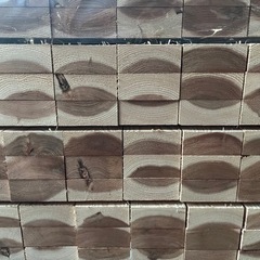 【格安】杉　3000×45×105 バラ売り！デッキ材、下地材に。在庫95本ありますので複数の方へ販売できます。の画像