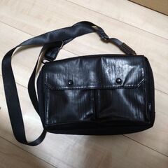 VANQUISH　ショルダーバッグ(難あり)の画像