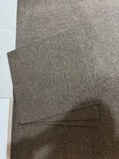 【お取引決定しました】タイルカーペット  48枚　中古　室内使用