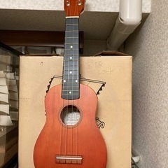 美品　ウクレレ