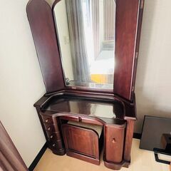 最終値下げ！ドレッサー　三面鏡　大きく高級感あります！木製　三面...